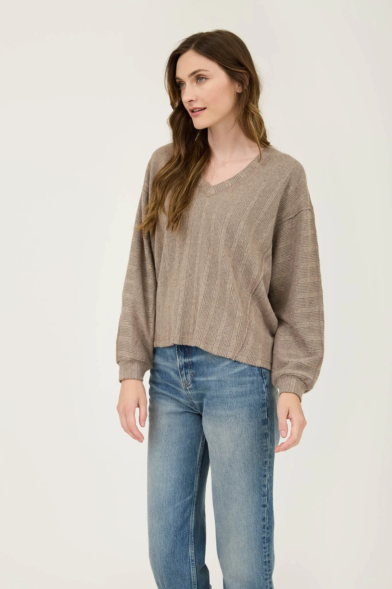 V NECK LONG SLEEVE KNIT TOP