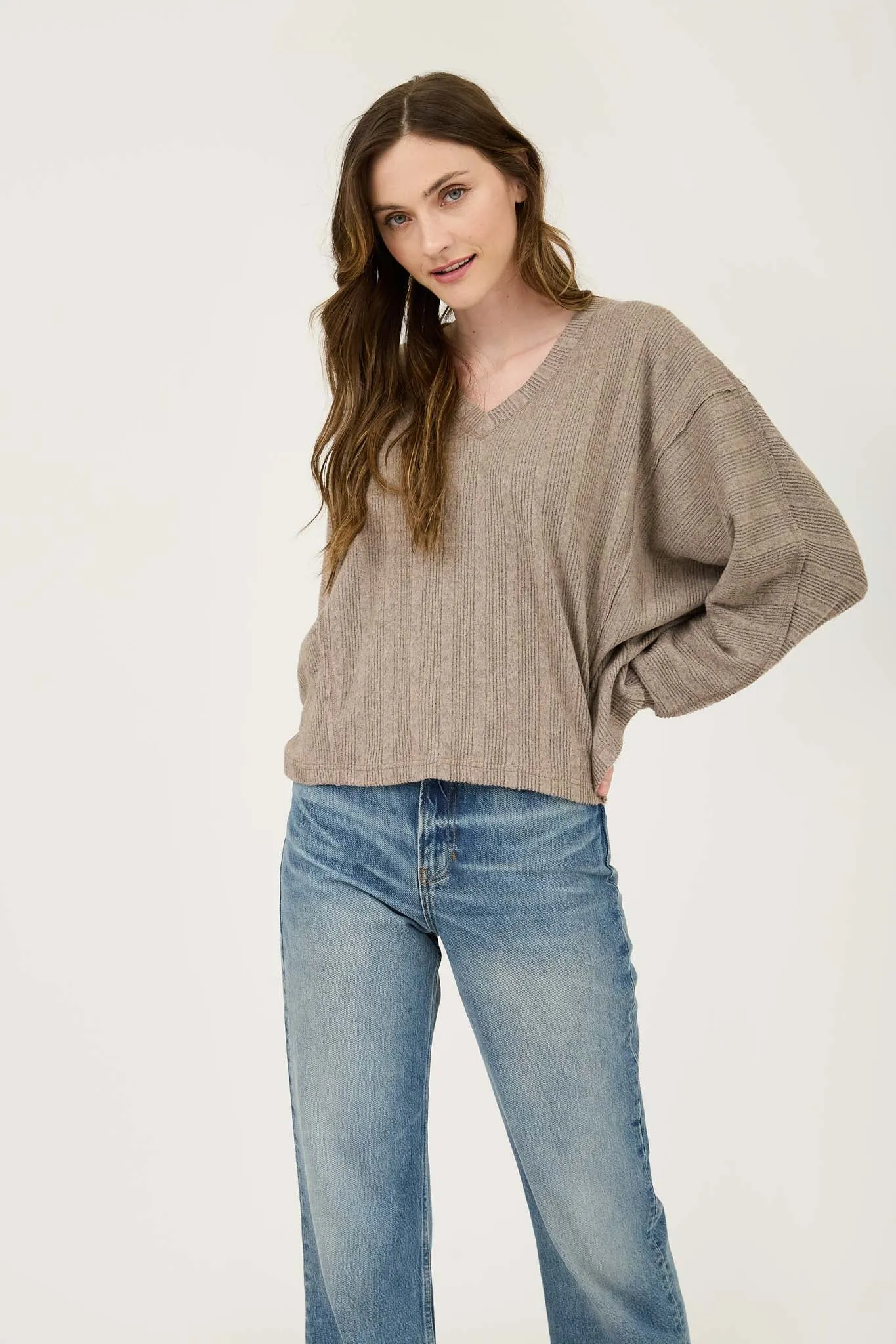 V NECK LONG SLEEVE KNIT TOP