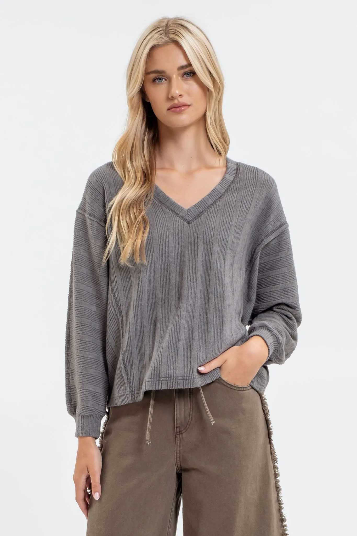 V NECK LONG SLEEVE KNIT TOP