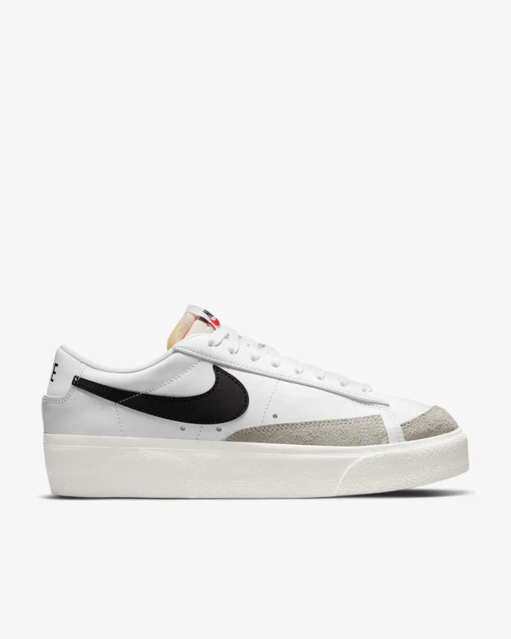 W BLAZER LOW PLATFORM - WHITE/BLACK